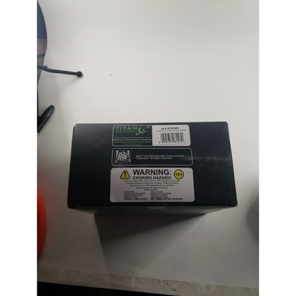 Pre-Suit Ripley and Acid Alien 3" Titans Vinyl Figure 2 Pack - Picture 7 of 7